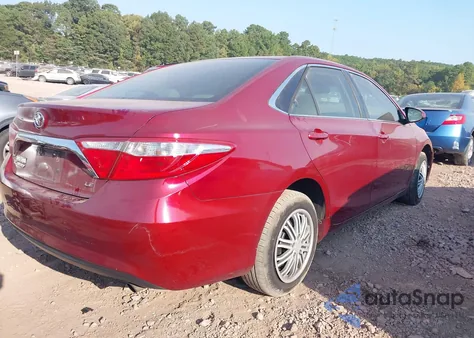 2016 Toyota Camry Le z USA, uszkodzony, nr VIN 4T1BF1FKXGU585738